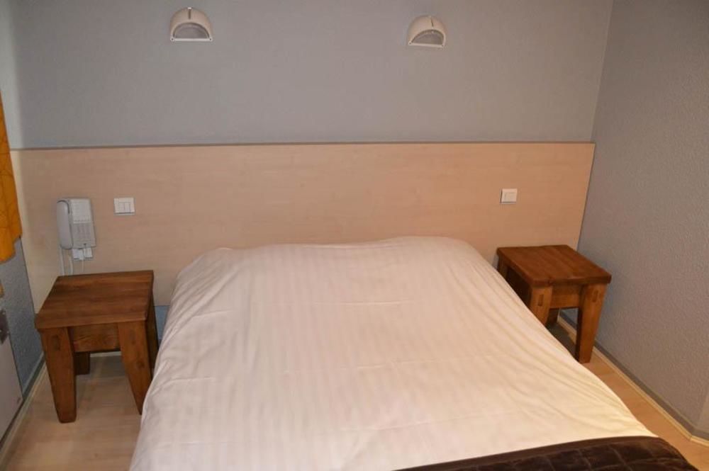 Lac'Hotel France Montréal La Cluse Kültér fotó